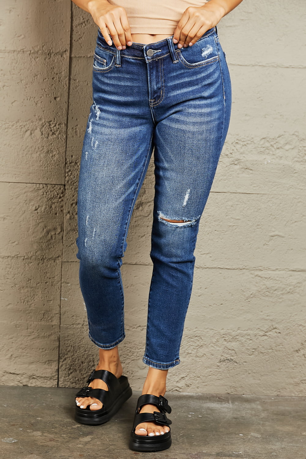 BAYEAS Betty Mid Rise Distressed Cropped Slim Jeans
