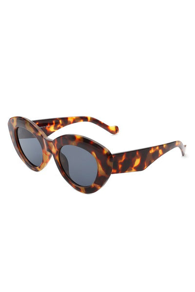 Oregon Women Oval Fashion Round Cat Eye Sunglasses