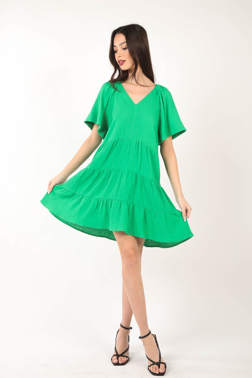 VERY J Green Texture V-Neck Ruffled Tiered Dress