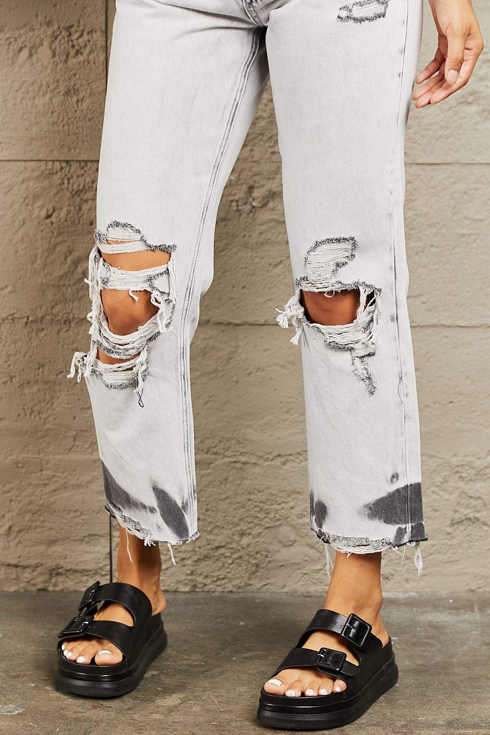 BAYEAS Bonnie Acid Wash Accent Cropped Mom Jeans